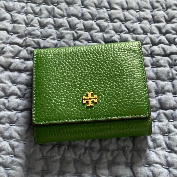 NEW Tory Burch Wallet - Picture 2 of 3